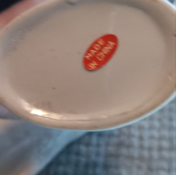 Vintage Pair of Porcelain Swan Bud Vases - Picture 7 of 9